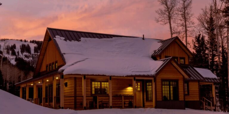 Cette cabine de luxe sur une station de ski privée du Colorado est à vendre