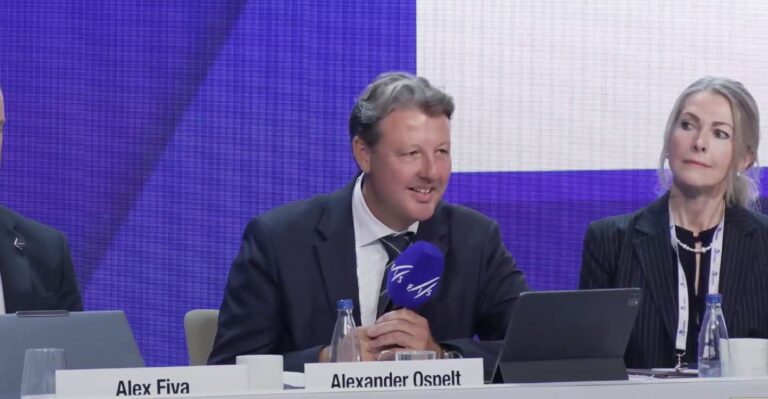 La Fédération Internationale de Ski et de Snowboard (FIS) élit un nouveau président