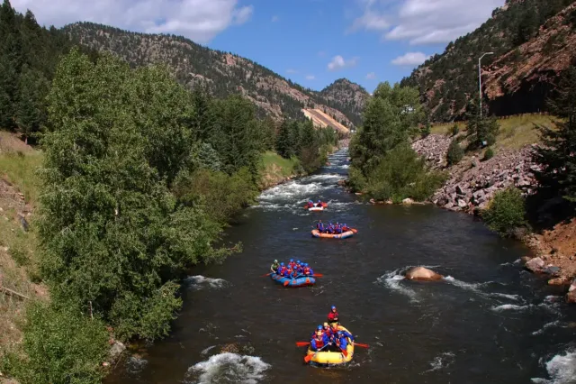 Rafting sur la rivière Clear Creek, Colorado