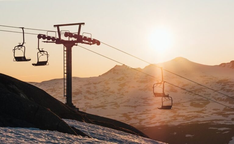« Les nuits approchent » signifie que le compte à rebours jusqu&rsquo;à la saison de ski 26-27 est en cours !
