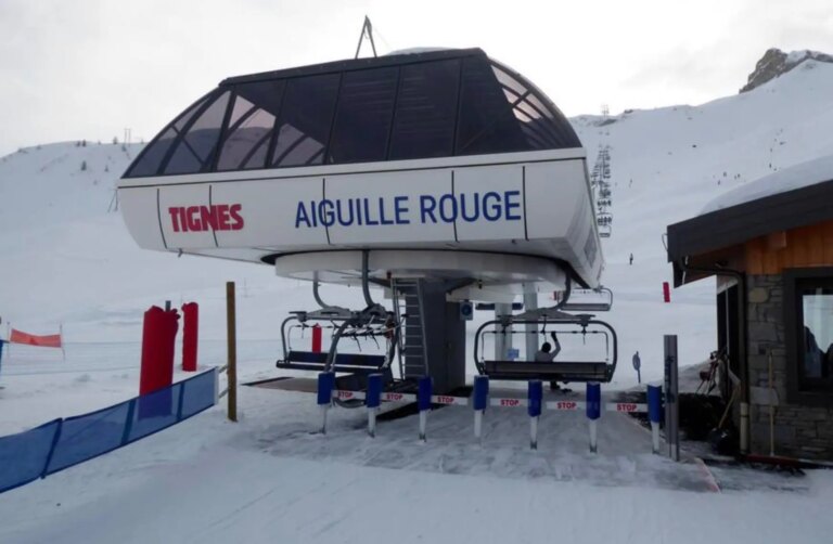 Une famille britannique recherche des témoins oculaires après la chute d&rsquo;un télésiège de 12 ans à Tignes, en France, il y a 3 mois