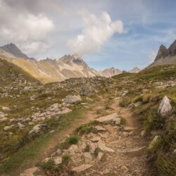 Ce sentier dʼaltitude des Écrins offre des panoramas très proches de ceux des Dolomites pour dix fois moins cher