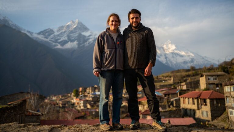 «On a échangé les gratte-ciel parisiens contre les sommets»: ce couple a tout vendu pour sʼinstaller dans un village à 1 800 mètres dʼaltitude
