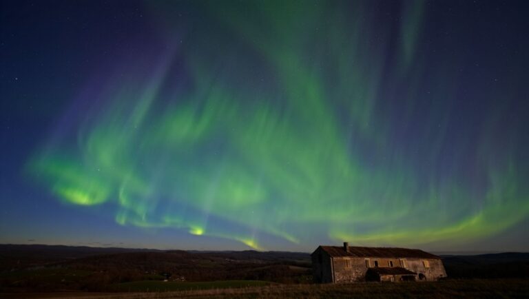 Une aurore boréale exceptionnelle pourrait être visible jusquʼau sud de la France cette semaine