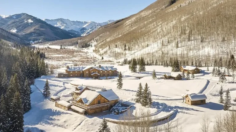 Elk Mountain Lodge à Aspen, Colorado, se vend après 18 mois pour 90 millions de dollars de moins que le prix demandé initial