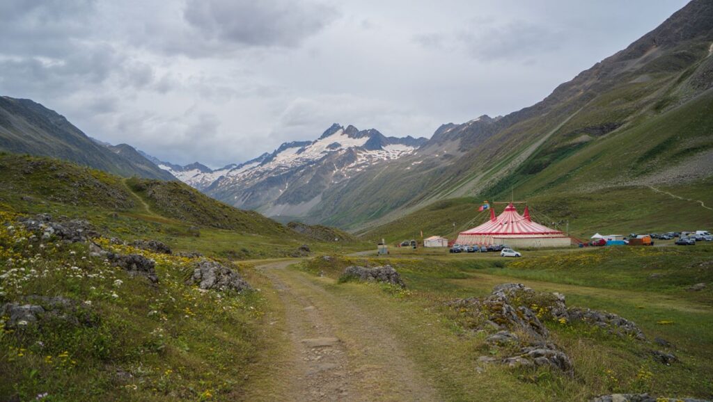 Ce cirque des Pyrénées donne les mêmes vues que Gavarnie sans les cars de touristes