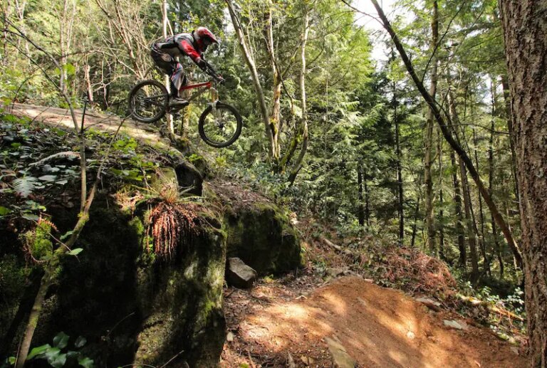 Cypress Mountain, en Colombie-Britannique, annonce le retour du Bike Park après plus de 20 ans