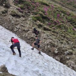 Le corps d&rsquo;un adolescent disparu retrouvé mort 9 mois après sa disparition dans les montagnes Bucegi en Roumanie