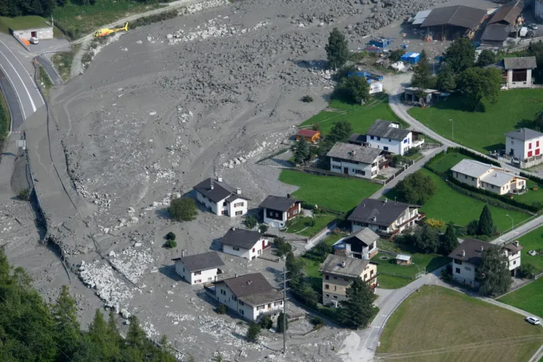 Le procès du glissement de terrain de Bondo commence en Suisse 9 ans après l&rsquo;effondrement d&rsquo;une montagne qui a fait 8 morts