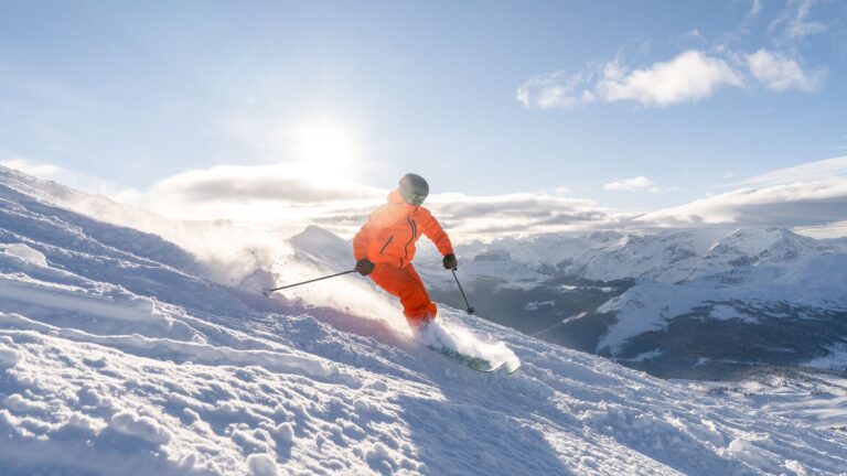 Économisez jusqu&rsquo;à 40 % sur vos vacances de ski à Banff 2026-27 avec les offres SkiBig3 Early Bird