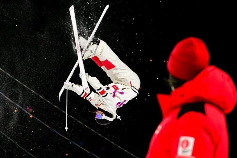Le skieur de bosses canadien Berkley Brown annonce sa retraite