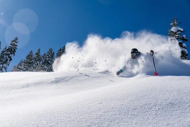 pass de milieu de semaine pour la poudreuse profonde de Palisades Tahoe