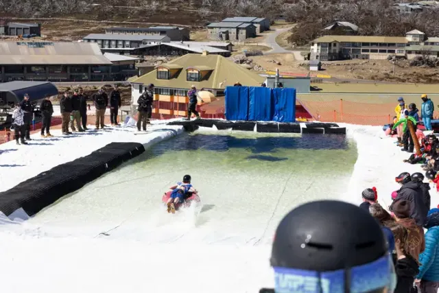 Glissière à tube Perisher