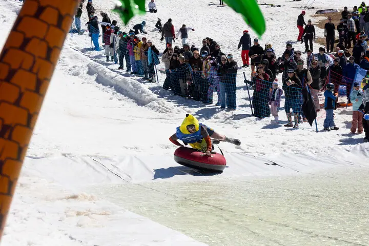 Perisher Resort, en Australie, célèbre la saison 2026 avec le premier Splash & Dash Tube Challenge