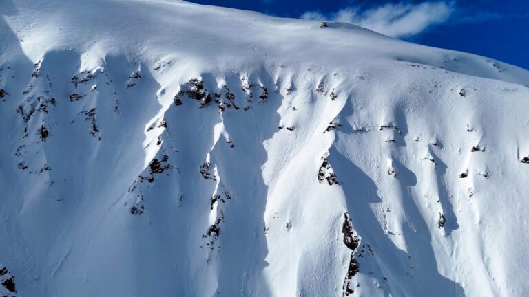 Rapport Patagonia : poussière sur croûte Moody 5 étoiles et avalanche en profondeur