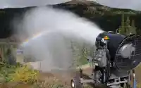 Fabrication de neige à Loveland : les équipes testent les canons à neige pour la 60e saison