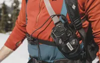 Harnais Beacon vs poche de pantalon pour la sécurité en cas d'avalanche