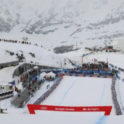 Zermatt, en Suisse, pourrait potentiellement accueillir la Coupe du monde de descente en 2028