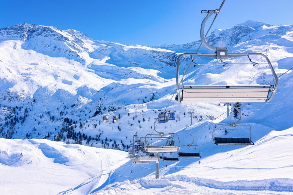 La mi-janvier et la mi-mars offrent les semaines de ski au meilleur rapport qualité-prix de la saison 26-27